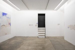 Entrare e uscire dalla pittura: Franco Guerzoni alla Galleria Studio G7