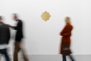 Il pubblico deve rimanere nella sua fame: Marcello Maloberti alla Galleria Raffaella Cortese